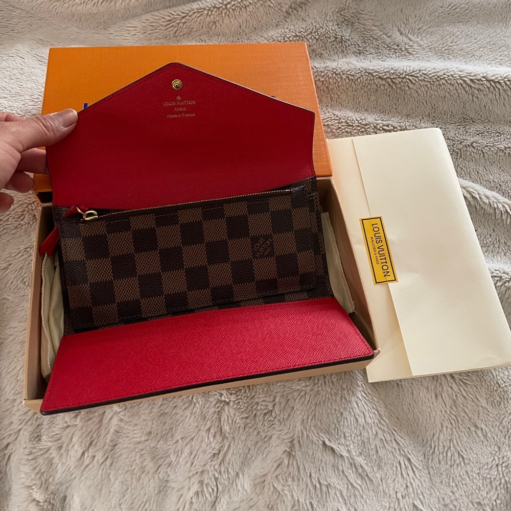 SOLD ⛔️Louis Vuitton wallet
